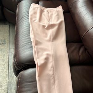 Le Suit pink pant size 10